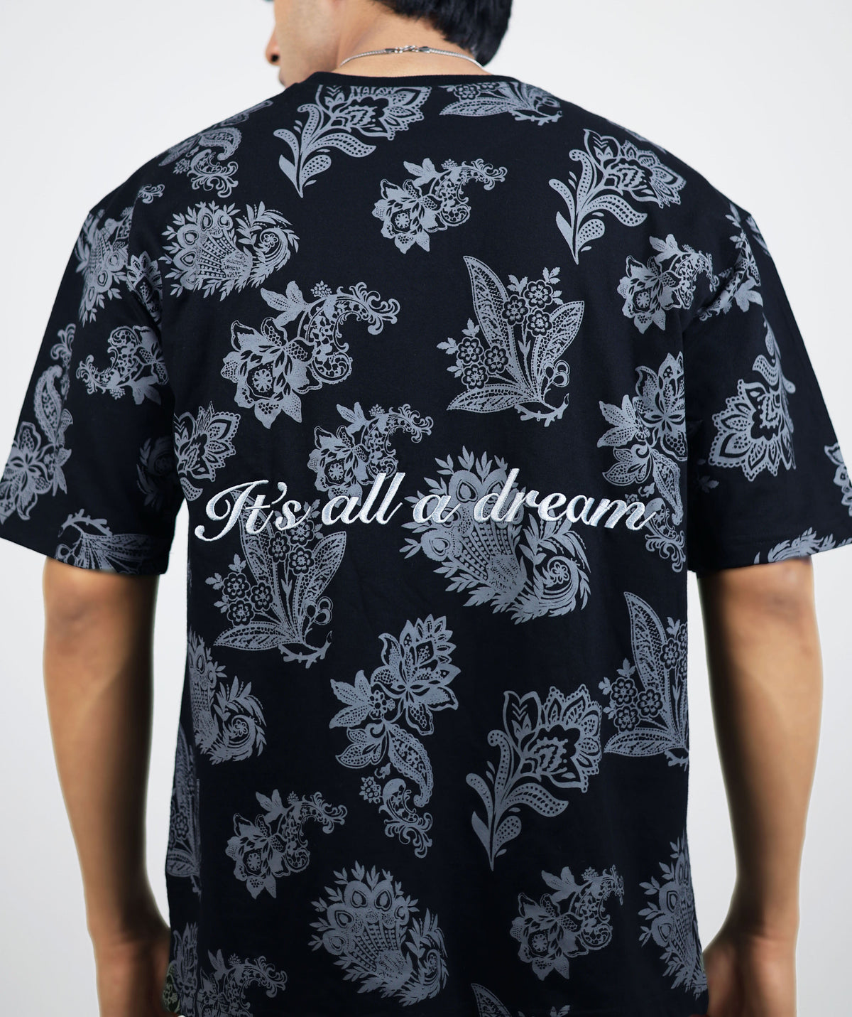 GRAPHIC TEES